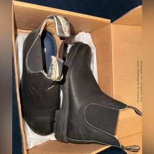 Brand new blundstone shoes